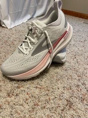 Brooks Women's Running Sneakers - Light Gray and Soft Pink